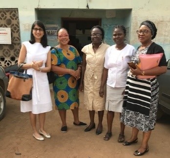 5 women posing for a picture 